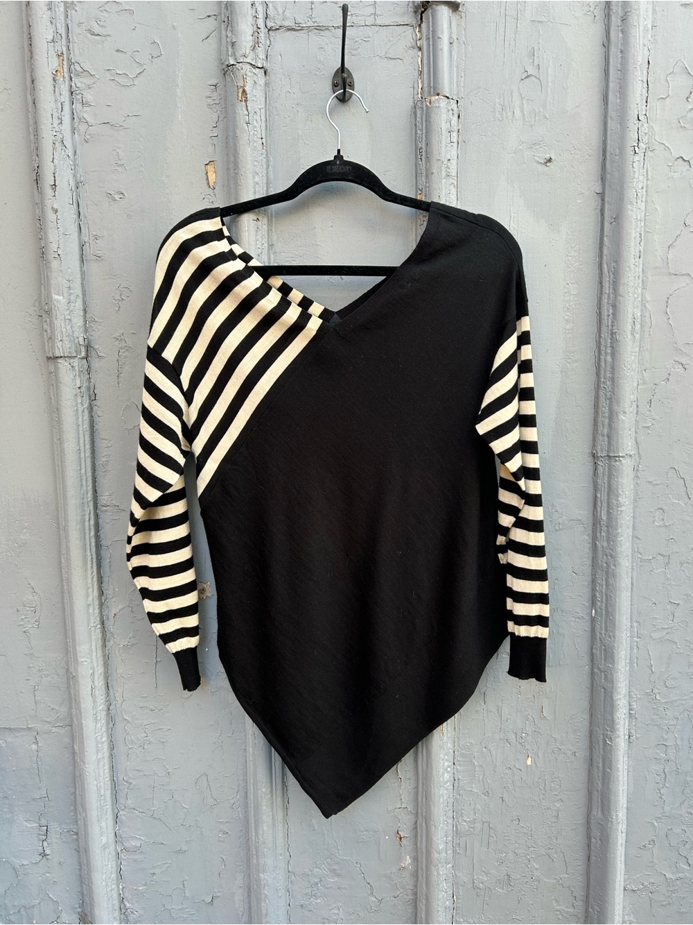 MaxMara black and white striped shoulder sweater, no size